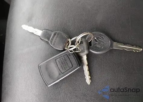 2010 Dodge Ram 1500 St из США, поврежденный, VIN 1D7RV1GP7AS232012